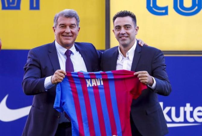 Τσάβι: «Δεν αλλάζω την απόφασή μου ακόμα κι αν το κλαμπ δεν βρει κατάλληλο διάδοχο» Τσάβι: «Δεν αλλάζω την απόφασή μου ακόμα κι αν το κλαμπ δεν βρει κατάλληλο διάδοχο»