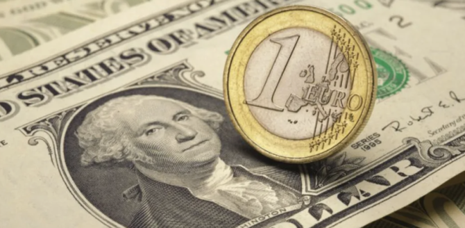 Ισοτιμίες: Σε χαμηλό 20 ετών το ευρώ – Υποχώρησε κάτω από το δολάριο