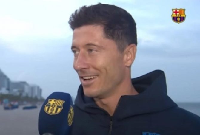 Αυτά δεν γίνονται: Η Μπαρτσελόνα ξέμεινε από… γράμματα και δεν τυπώνει φανέλες του Λεβαντόφσκι!