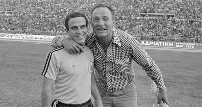 Δομάζος για ΑΕΚ: «Ο Ολυμπιακός φοβόταν να παίξει μαζί μας» Δομάζος για ΑΕΚ: «Ο Ολυμπιακός φοβόταν να παίξει μαζί μας»