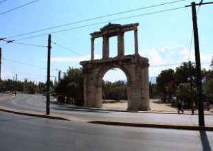 Άδεια η Αθήνα λόγω Δεκαπενταύγουστου – Εποχές lockdown θυμίζουν οι δρόμοι