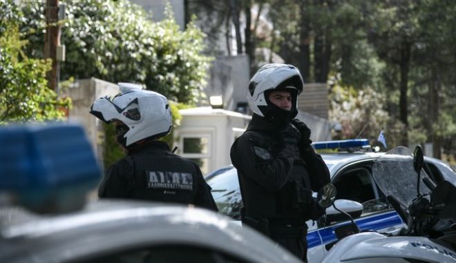 Σε εξέλιξη επιχείρηση της Αντιτρομοκρατικής στην Αθήνα – 8 προσαγωγές