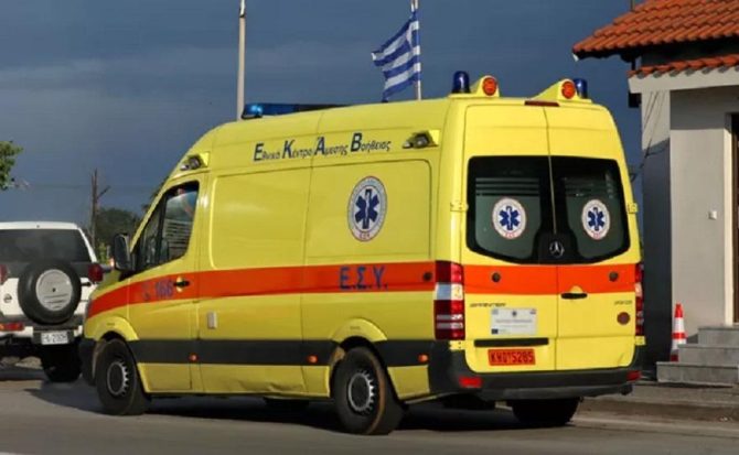 Εικόνες ντροπής: Άνδρας πέθανε σε πεζοδρόμιο της Θήβας – Στη Λιβαδειά το πιο κοντινό πλήρωμα του ΕΚΑΒ