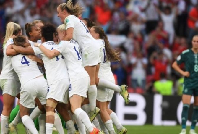Euro 2022: Τα ρεκόρ επιβεβαιώνουν την άνοδο του γυναικείου ποδοσφαίρου