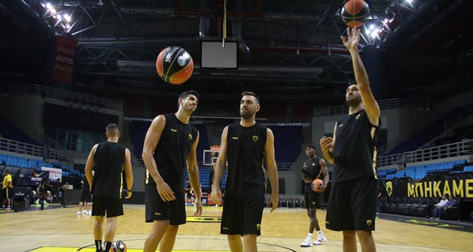 Φωτογραφίες απ’ την πρώτη προπόνηση της Βασίλισσας