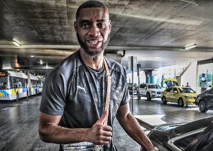 Μουκουντί: «Τιμή μου που θα φορέσω τα κιτρινόμαυρα»