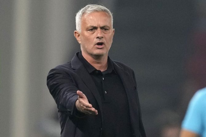 Ξέσπασε ο Μουρίνιο στο νικητήριο γκολ του Παυλίδη – «Αυτή είναι η Μπενφίκα!» (video)