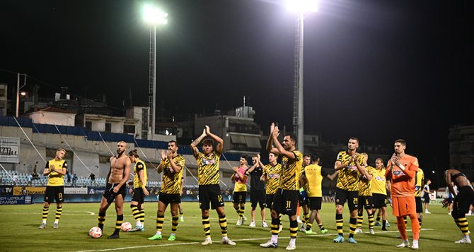 Αποθεώθηκαν από τον κόσμο οι παίκτες της ΑΕΚ