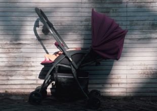 Αρπαγή βρέφους στο Αιγάλεω: Ελεύθεροι με περιοριστικούς όρους οι δύο κατηγορούμενοι