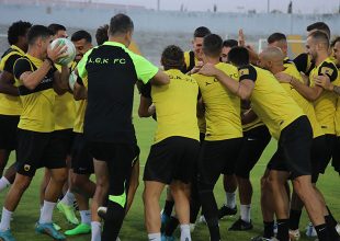 Φωτογραφίες απ’ την προπόνηση της ΑΕΚ στην Κύπρο