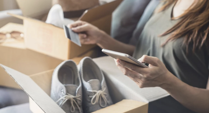 ΑΑΔΕ: Ηλεκτρονικό κατάστημα πούλησε παπούτσια αξίας 2,8 εκατ. ευρώ χωρίς να εκδώσει αποδείξεις