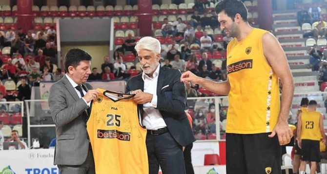Τrofeo D’ Abruzzo: Βράβευση υψηλού συμβολισμού από την ΑΕΚ (ΦΩΤΟ)