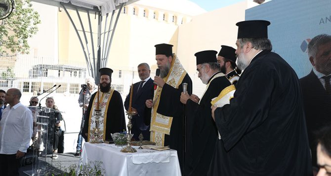 Μητροπολίτης Γαβριήλ: «Περιμένουμε όλοι με αγωνία την πρώτη σφυρίχτρα στο νέο γήπεδο της ΑΕΚ!»