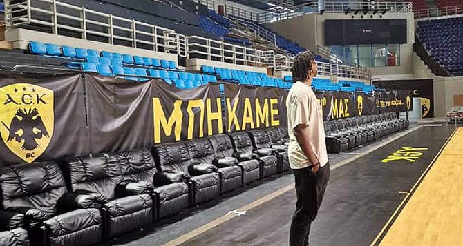 Ξενάγηση στο γήπεδο για Μίτσελ (pics)