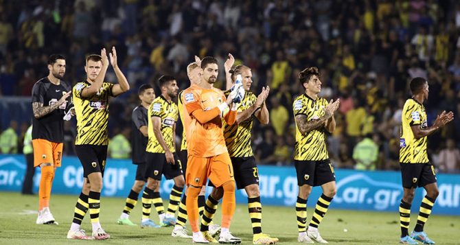 ΑΕΚΑΡΑ μπες με το μαχαίρι στα δόντια