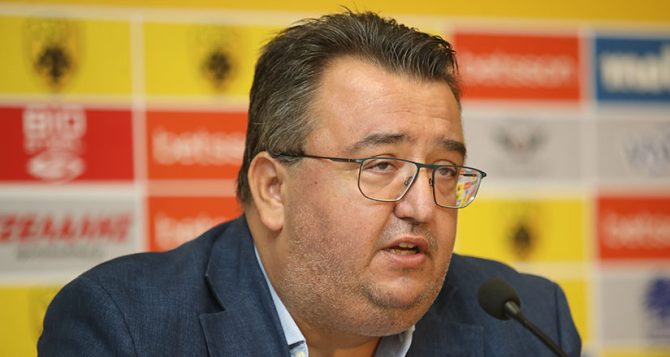 Παραιτήθηκε ο Τριαντόπουλος αλλά μένει κοντά στην ΑΕΚ