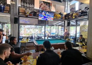 Η Βασίλισσα βλέπει το Ελλάδα – Ουκρανία (ΦΩΤΟ)