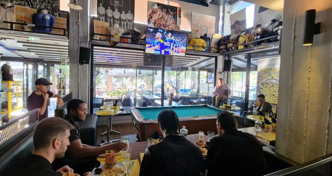 Η Βασίλισσα βλέπει το Ελλάδα – Ουκρανία (ΦΩΤΟ)