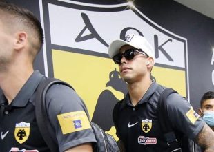 Φωτορεπορτάζ από την άφιξη της ομάδας στην Opap-Arena (pics)