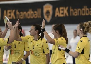 ΑΕΚ Γυναικείο Χάντμπολ: Ο κόσμος έδωσε βροντερό παρών (pics)