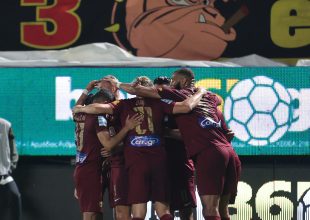 «Πνίγει» τον αντίπαλο με pressing και τελικές