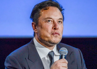 Ο Έλον Μασκ ανέβασε μια λέξη στα ελληνικά στο Twitter και τα σχόλια πήραν «φωτιά»!