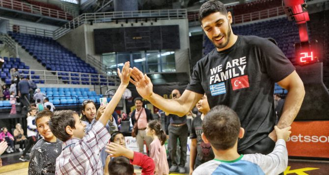 Καντέρ: «Η ΑΕΚ σημαίνει πολλά για μένα, πρώτο βήμα για να βελτιωθούν οι σχέσεις των δυο χωρών»