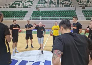 Φωτογραφίες απ’ την προπόνηση της Βασίλισσας στο Μπουρνόβα