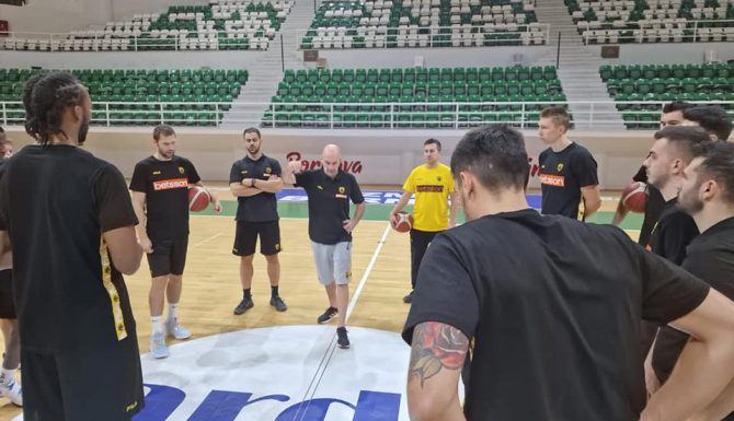 Φωτογραφίες απ’ την προπόνηση της Βασίλισσας στο Μπουρνόβα