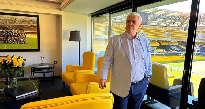«Η ΑΕΚ με τρελαίνει, παίζει ωραίο ποδόσφαιρο και θυμίζει την ομάδα του ’90»