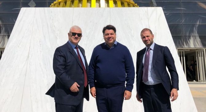 Ο πρέσβης των ΗΠΑ στην «Αγιά Σοφιά» με Μελισσανίδη (pics)