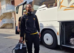 Έφτασε στο «Palasport Guilio Bigi» η ΑΕΚ (VIDEO)