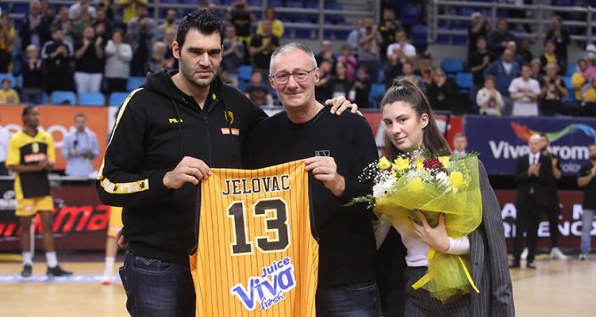 Λύγισαν καρδιές στο Κλειστό των Άνω Λιοσίων για Γέλοβατς (ΦΩΤΟ – VID)
