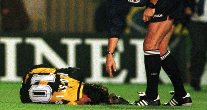 Περίεργα παιχνίδια μοίρας: 25 χρόνια πριν ο τραυματισμός του Κωστή σαν του Ελίασον (VIDEO)