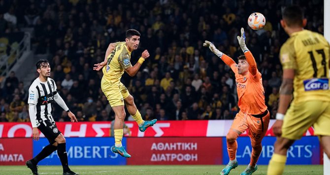 Μάνδας: Έχασε τον παππού, αλλά έπαιξε κόντρα στην ΑΕΚ Μάνδας: Έχασε τον παππού, αλλά έπαιξε κόντρα στην ΑΕΚ