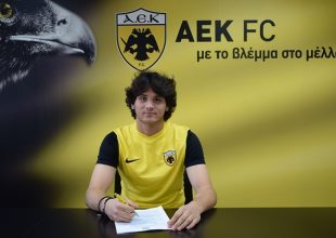 Υπέγραψε επαγγελματικό συμβόλαιο με την ΑΕΚ ο Μαρίνης
