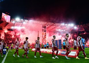 Μας κοροϊδεύουν: Ο υπότροπος Ολυμπιακός τιμωρήθηκε ΜΟΝΟ με πρόστιμο 15.000 ευρώ