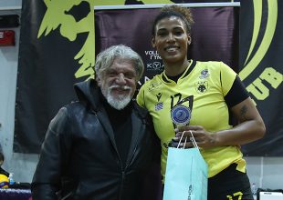 Σίλβα: Βραβεύτηκε από τον Βούρο η MVP της 3ης αγωνιστικής (pics)