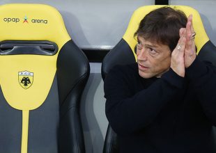 Αλμέιδα: «Δουλεύουμε ομαδικά, πολύ σημαντικά τα γκολ του Φαν Βέερτ»