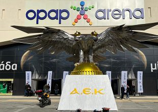 Εισιτήρια της Βασίλισσας έξω από την «Αγιά Σοφιάς – OPAP Arena» (pics)
