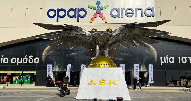 Εισιτήρια της Βασίλισσας έξω από την «Αγιά Σοφιάς – OPAP Arena» (pics)
