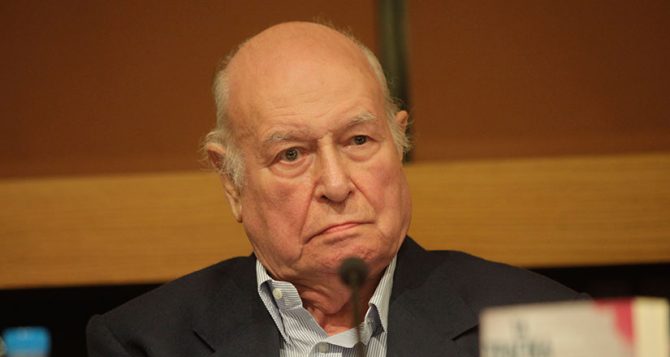 Απέστειλε στεφάνι η ΑΕΚ στην κηδεία του Γιάννη Διακογιάννη (ΦΩΤΟ)