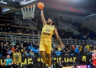 Έτσι πάτησε τη Ρέτζιο Εμίλια η Βασίλισσα (VIDEO)