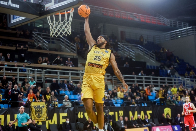 Έτσι πάτησε τη Ρέτζιο Εμίλια η Βασίλισσα (VIDEO)