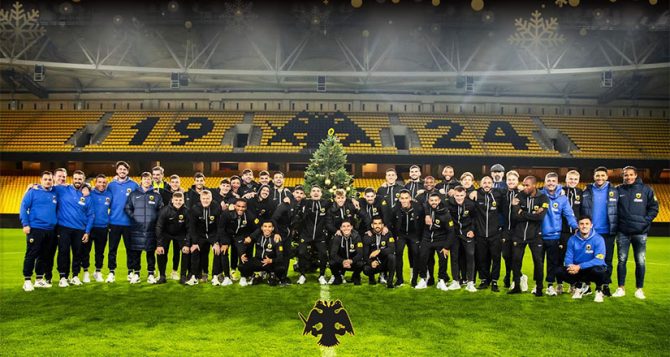 Oι πρώτες χριστουγεννιάτικες ευχές της ΑΕΚ από το σπίτι μας