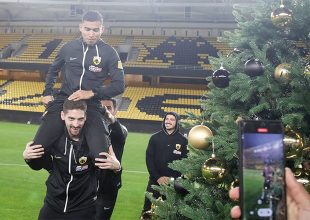Φωτογραφίες απ’ το στόλισμα του δέντρου στην Αγιά Σοφιά – OPAP Arena