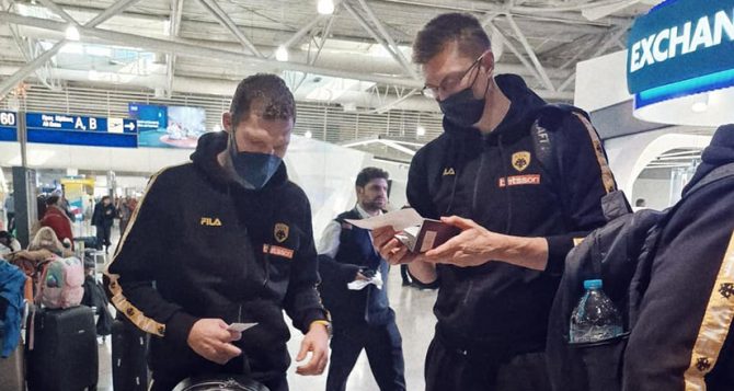 Πέταξε για Προύσα η Βασίλισσα (PICS)