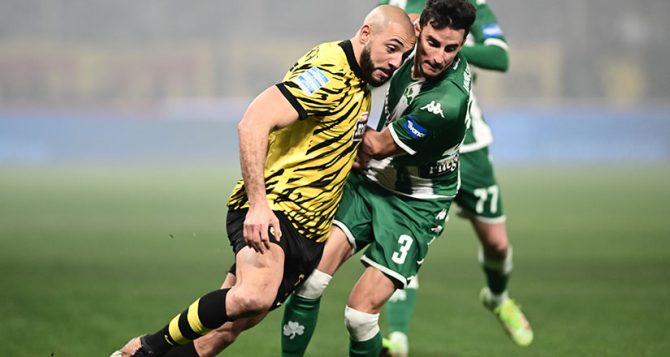 Που να έπαιζε και με τους βασικούς η ΑΕΚ…