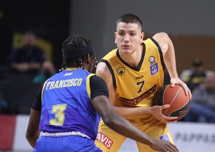 Φλιώνης: «Νιώθω ότι κάτι καλό θα συμβεί φέτος με την ΑΕΚ»