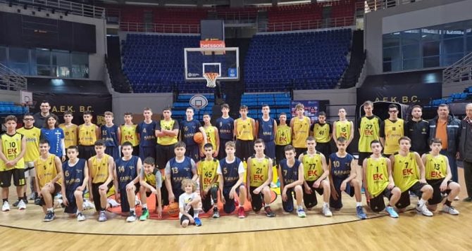 Αντιπροσωπεία της ΚΑΕ στο φιλικό των παμπαίδων (ΦΩΤΟ)